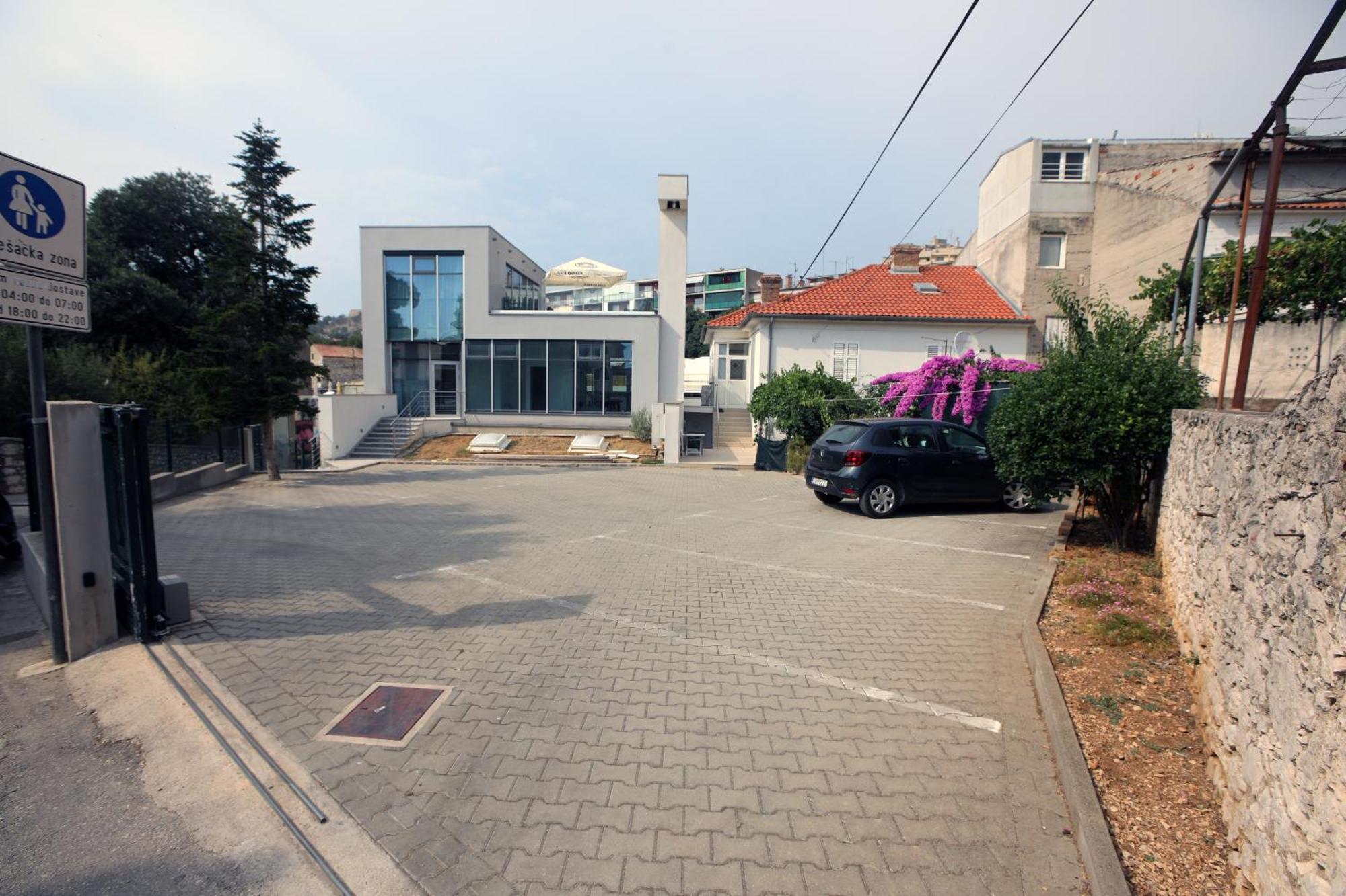 D R Apartments Šibenik Exteriör bild