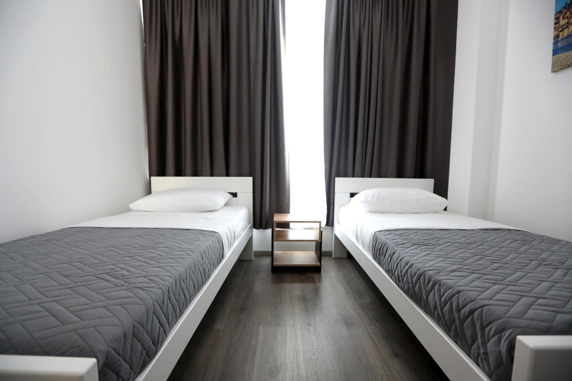 D R Apartments Šibenik Exteriör bild