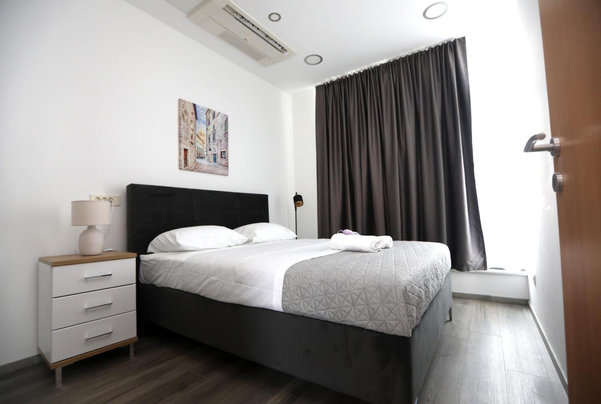 D R Apartments Šibenik Exteriör bild